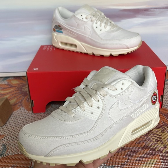 Nike WMNS Air Max 90 SE
Sail/Cashmere/Team Gold/ Sail
Women's Shoes
FD0867-133 - Picture 9 of 16